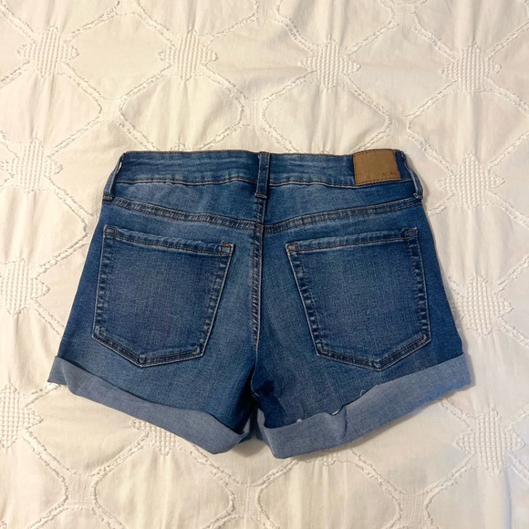 dark wash aeropostale low rise jean shorts - Picture 3 of 3